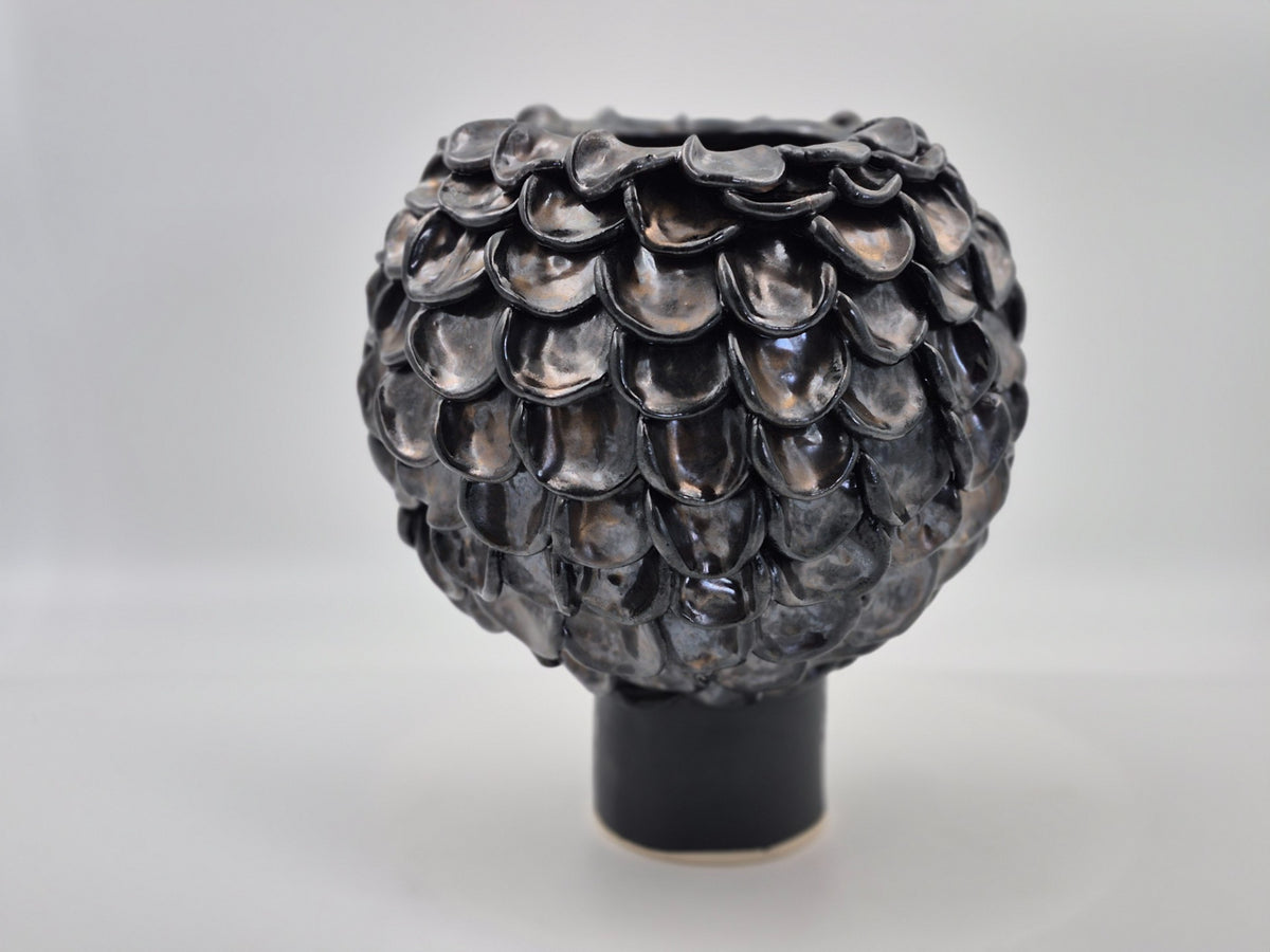 Black-flower vase