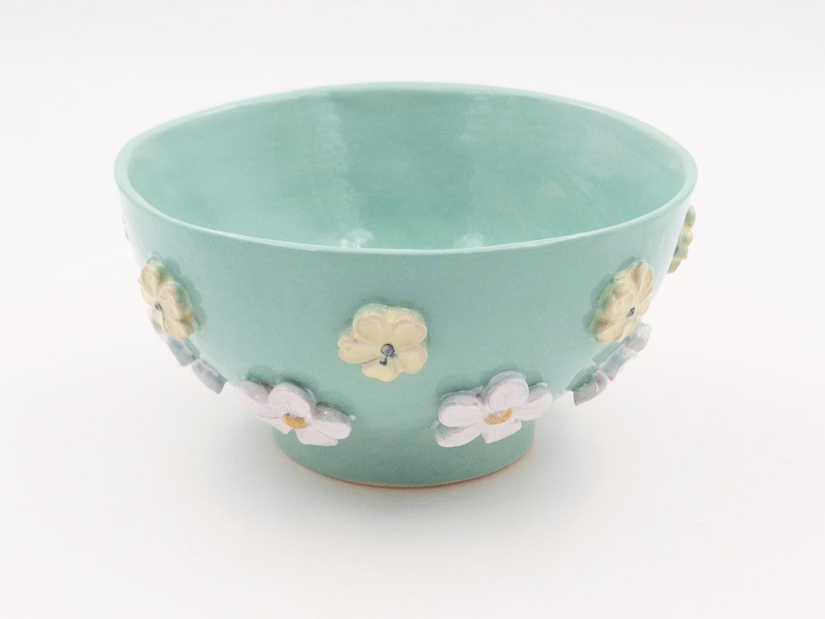 Keramisk Skål med Pastelblomster – Håndopbygget (Ø14 cm)