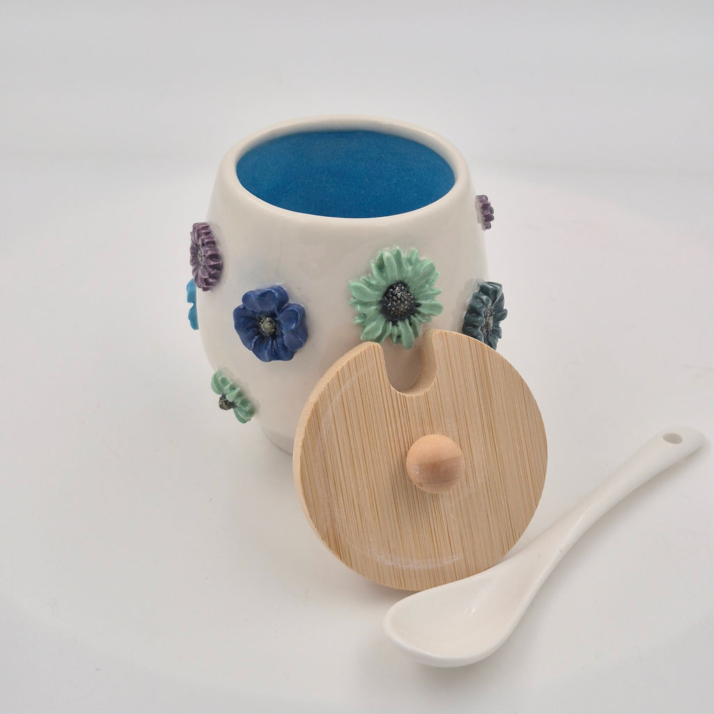 Flower mug in porcelain clay (height 9 cm, 2.5 dl)